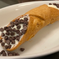 Mario McGees Pizza in Green Valley | Desserts | Stuffed Cannoli